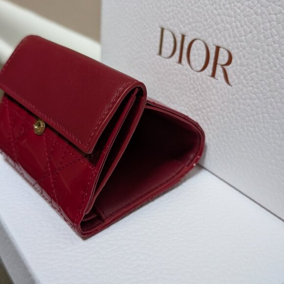 Lady Dior Medium Trifold Wallet - Picture 7 of 13
